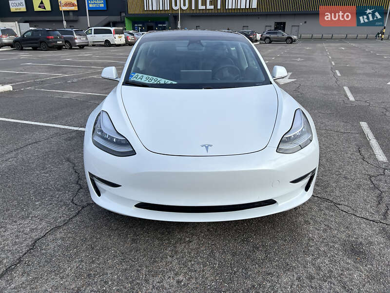 Седан Tesla Model 3 2019 в Києві