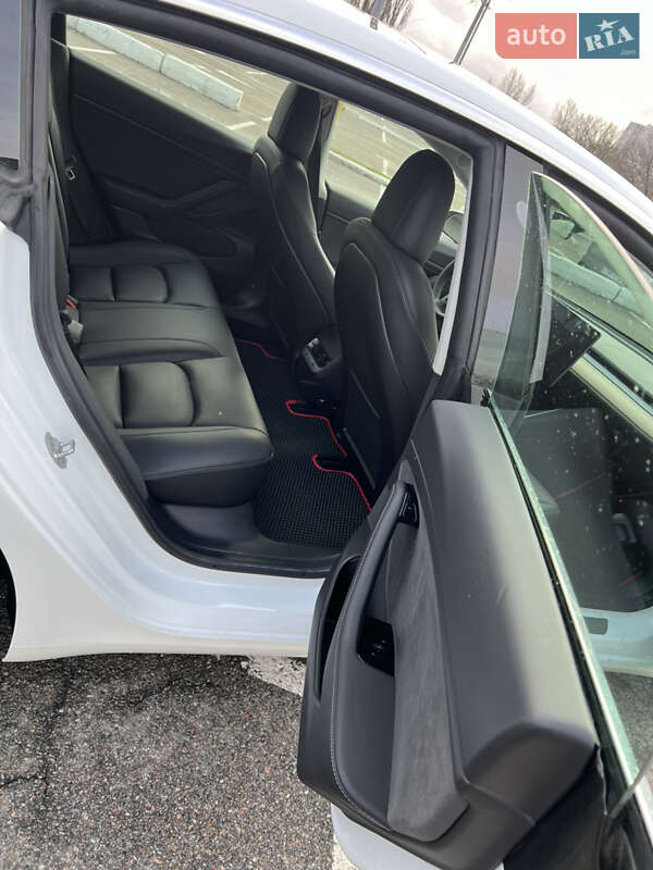 Седан Tesla Model 3 2019 в Києві