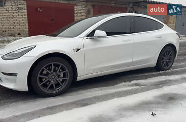 Седан Tesla Model 3 2019 в 