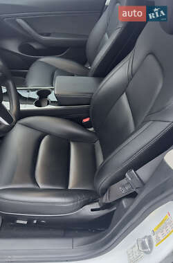 Седан Tesla Model 3 2019 в 