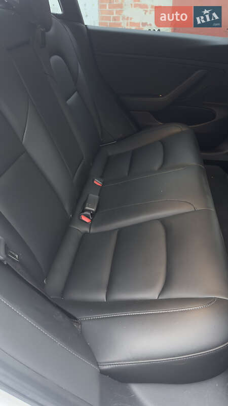 Седан Tesla Model 3 2019 в Славянске