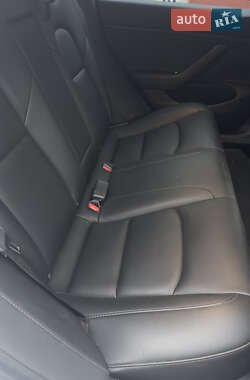 Седан Tesla Model 3 2019 в 