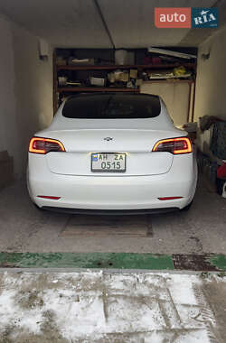 Седан Tesla Model 3 2019 в 