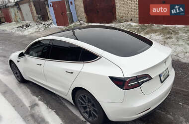 Седан Tesla Model 3 2019 в 