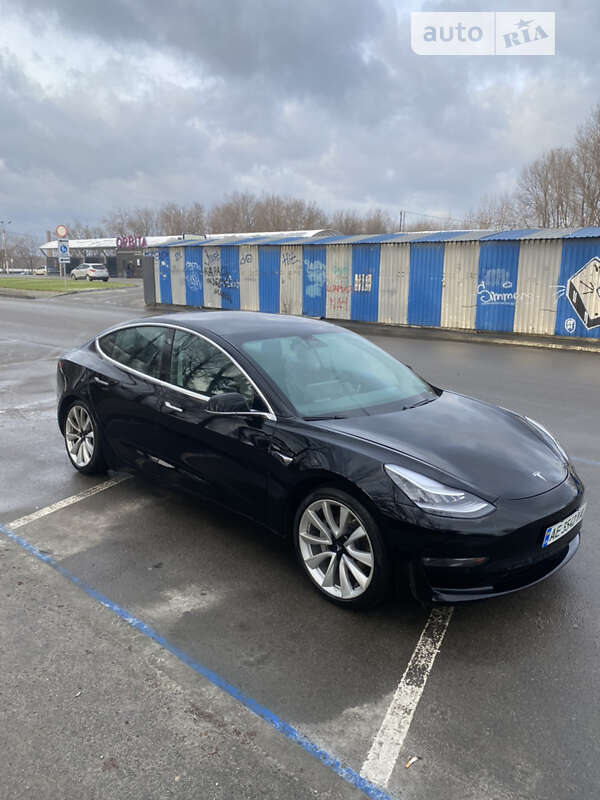 Седан Tesla Model 3 2020 в Днепре