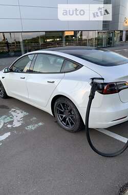 Седан Tesla Model 3 2021 в Борисполе