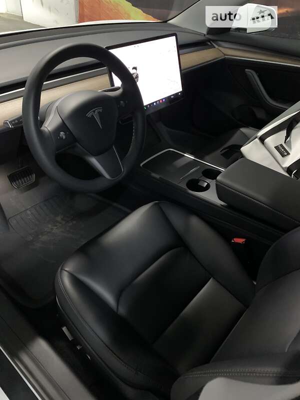 Седан Tesla Model 3 2021 в Борисполі