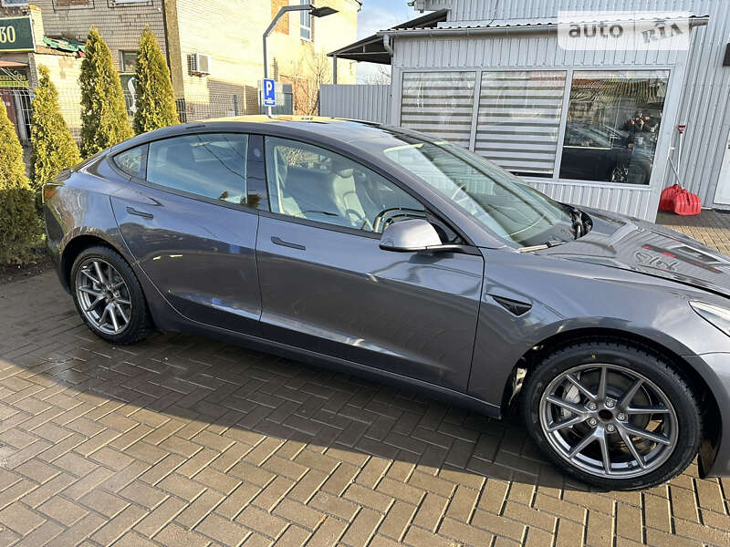 Седан Tesla Model 3 2022 в Вінниці
