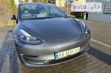 Седан Tesla Model 3 2022 в Виннице
