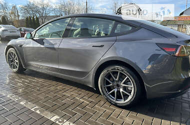 Седан Tesla Model 3 2022 в Виннице