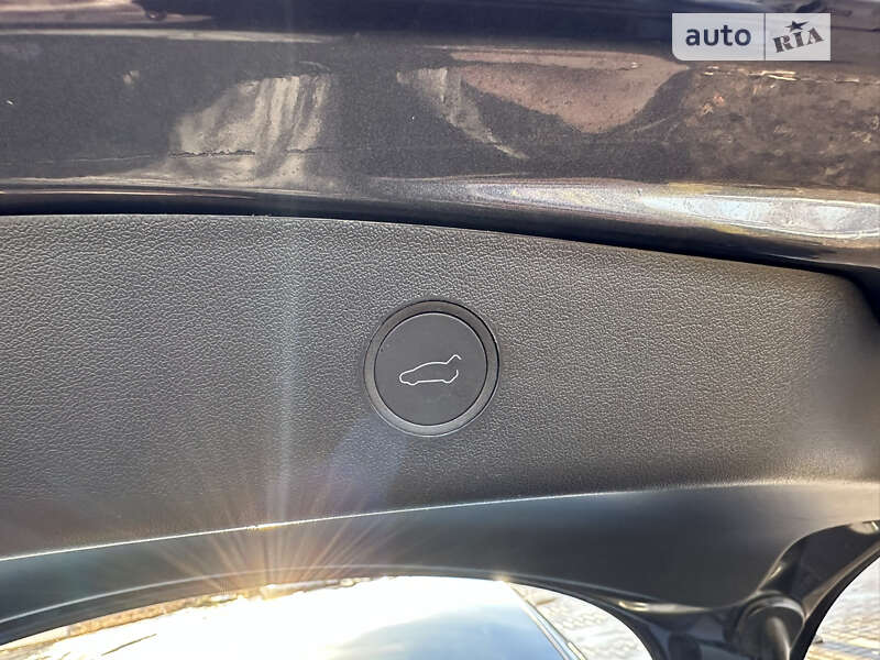 Седан Tesla Model 3 2022 в Вінниці