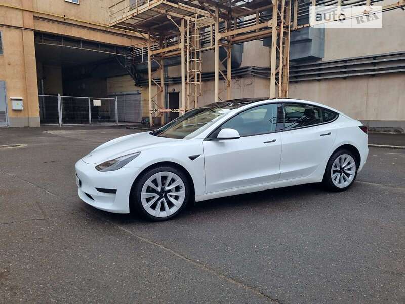 Седан Tesla Model 3 2022 в Кривом Роге