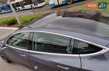 Седан Tesla Model 3 2019 в Дніпрі