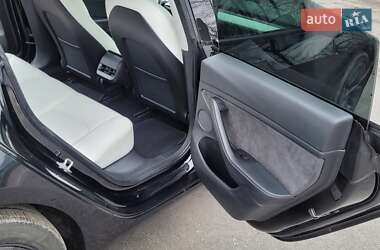 Седан Tesla Model 3 2022 в Житомире