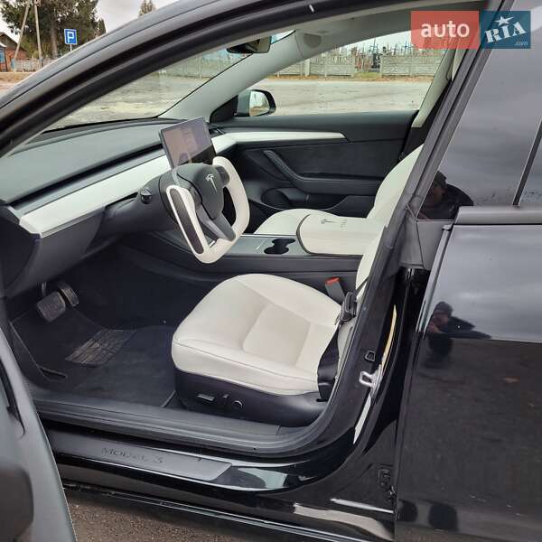 Седан Tesla Model 3 2022 в Житомире