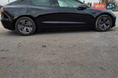 Седан Tesla Model 3 2022 в 
