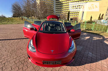 Седан Tesla Model 3 2021 в Трускавце