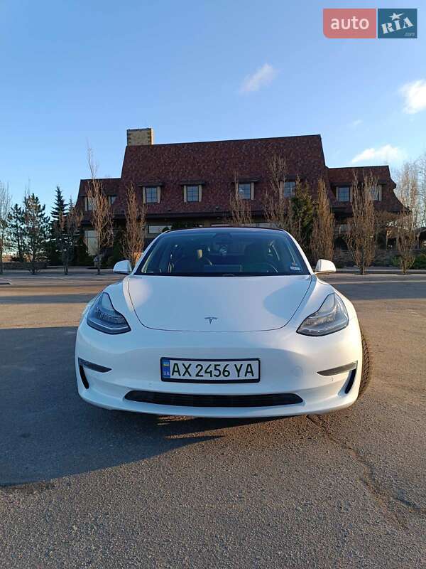 Седан Tesla Model 3 2018 в Харькове