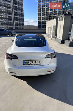 Седан Tesla Model 3 2019 в Києві