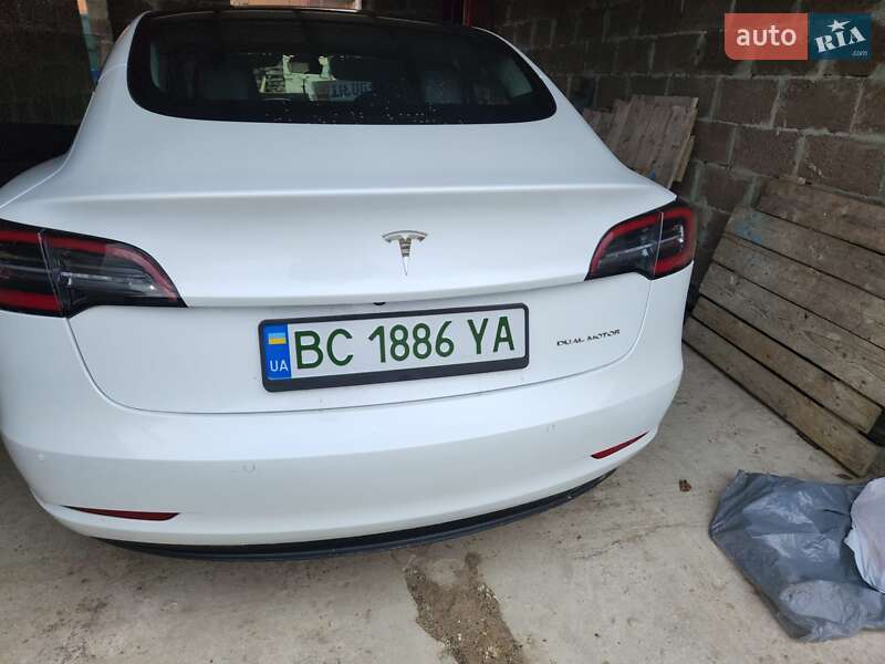 Седан Tesla Model 3 2019 в Бориславі