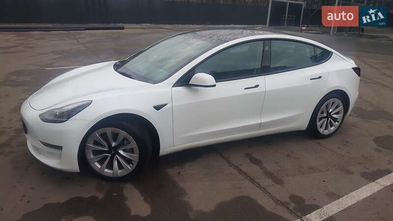 Седан Tesla Model 3 2021 в Києві