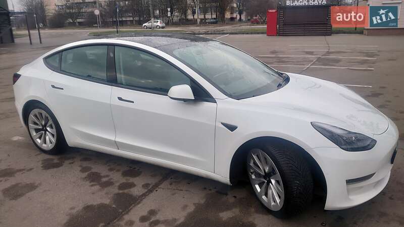 Седан Tesla Model 3 2021 в Києві