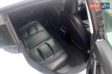 Седан Tesla Model 3 2021 в Киеве