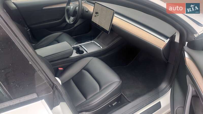 Седан Tesla Model 3 2021 в Києві