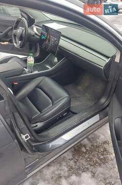 Седан Tesla Model 3 2018 в 