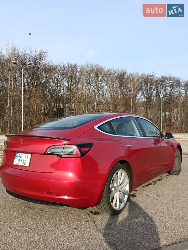 Седан Tesla Model 3 2018 в Днепре
