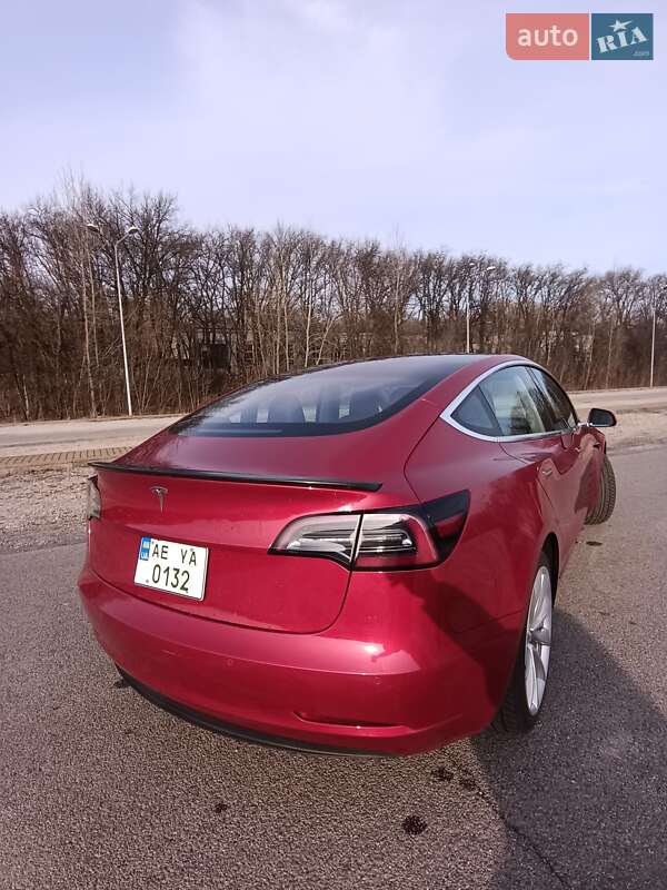 Седан Tesla Model 3 2018 в Днепре