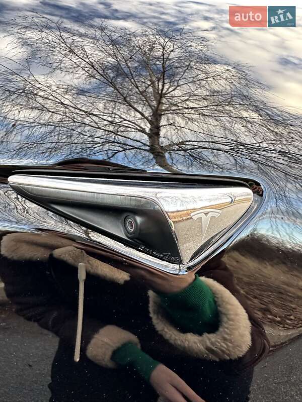 Седан Tesla Model 3 2018 в Запоріжжі