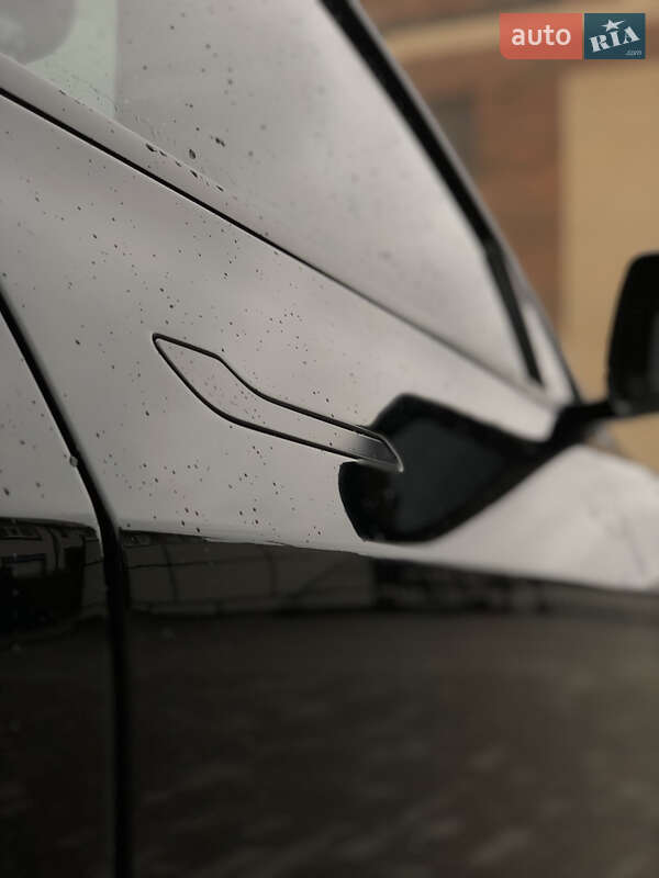 Седан Tesla Model 3 2022 в Киеве