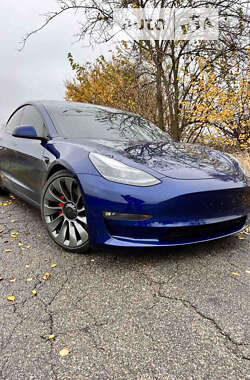 Седан Tesla Model 3 2021 в Киеве