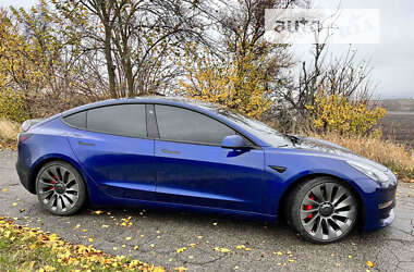 Седан Tesla Model 3 2021 в Киеве