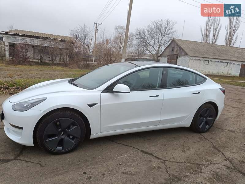 Tesla Model 3 2022