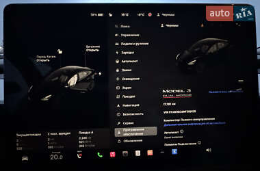 Седан Tesla Model 3 2022 в 