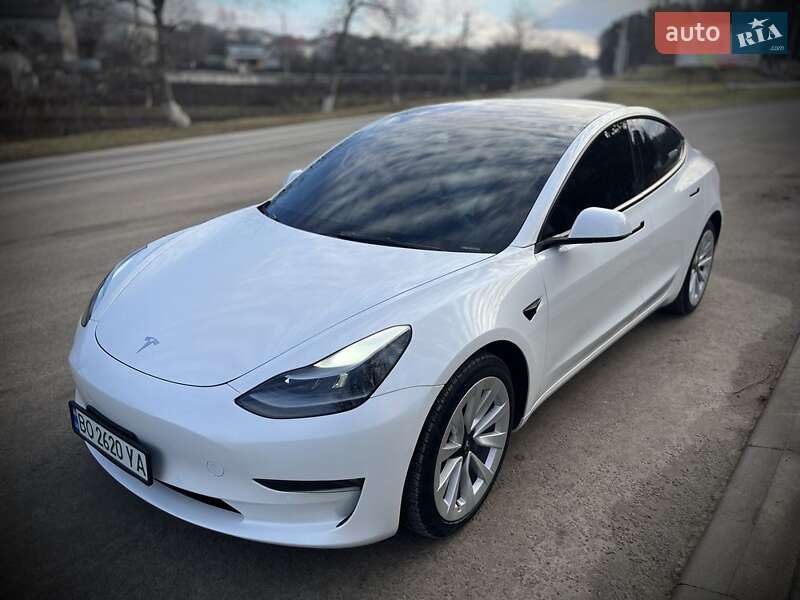 Седан Tesla Model 3 2022 в Чорткові