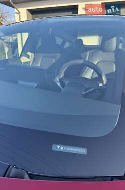 Седан Tesla Model 3 2022 в Ровно
