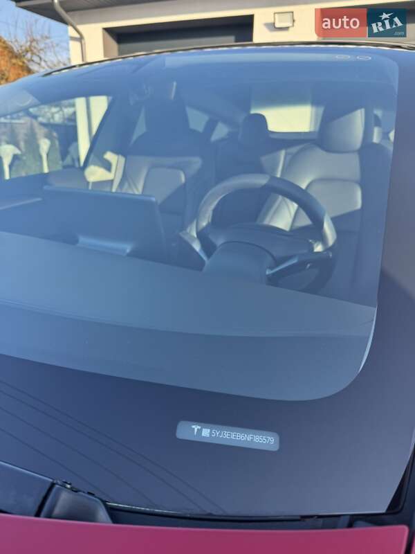 Седан Tesla Model 3 2022 в Ровно