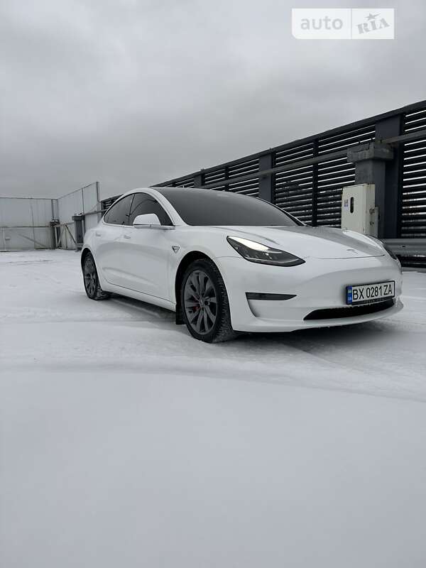 Седан Tesla Model 3 2019 в Киеве