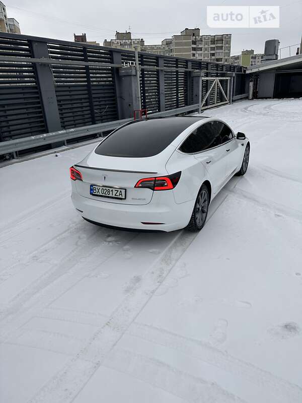 Седан Tesla Model 3 2019 в Киеве