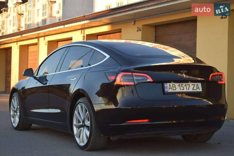 Седан Tesla Model 3 2017 в Вінниці