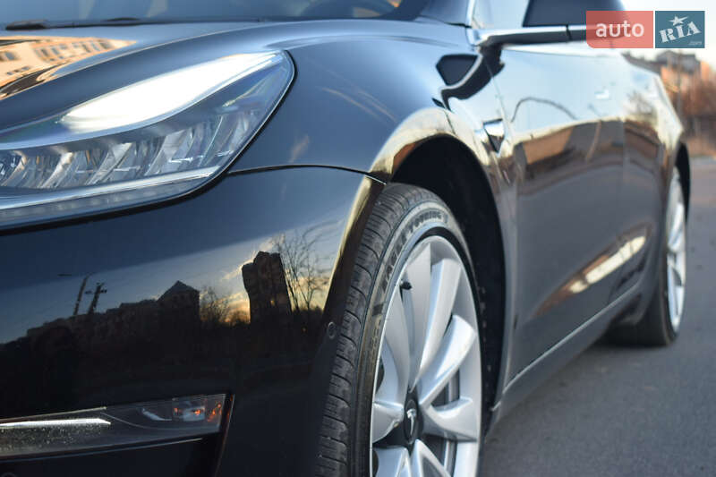 Седан Tesla Model 3 2017 в Вінниці