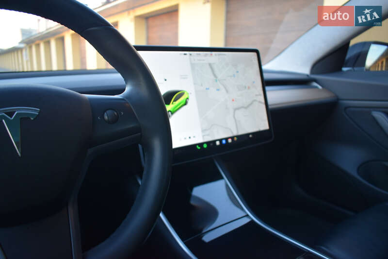 Седан Tesla Model 3 2017 в Вінниці