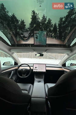 Седан Tesla Model 3 2021 в 
