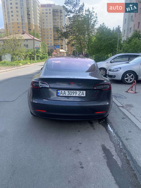 Седан Tesla Model 3 2018 в Буче