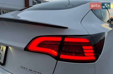 Седан Tesla Model 3 2023 в Одесі