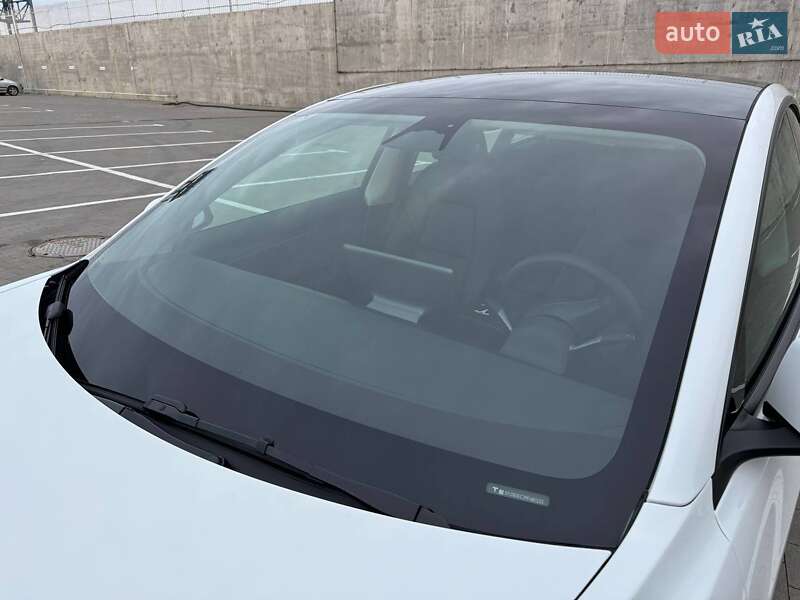 Седан Tesla Model 3 2023 в Одессе