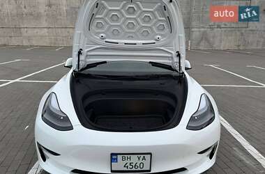 Седан Tesla Model 3 2023 в Одесі